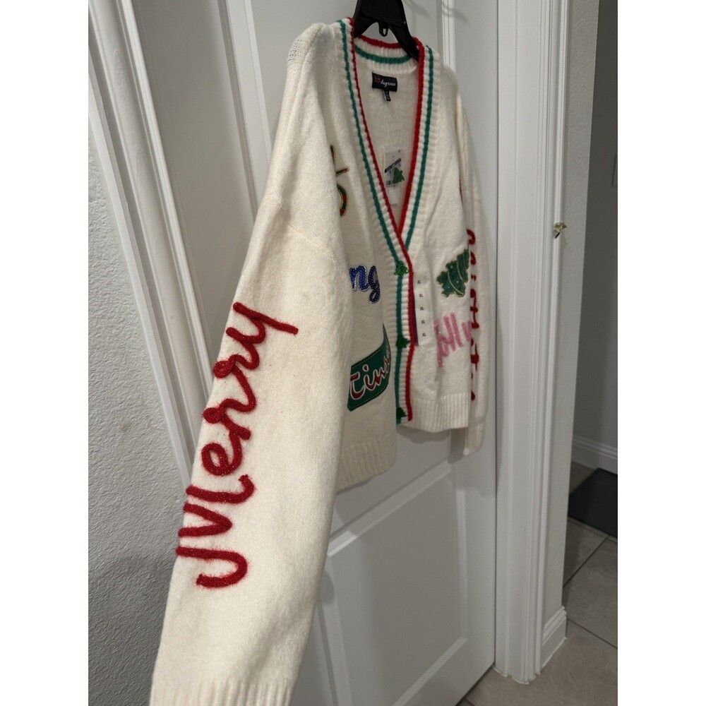 RARE Women's Holiday Patchwork Festive Graphic Ca… - image 3